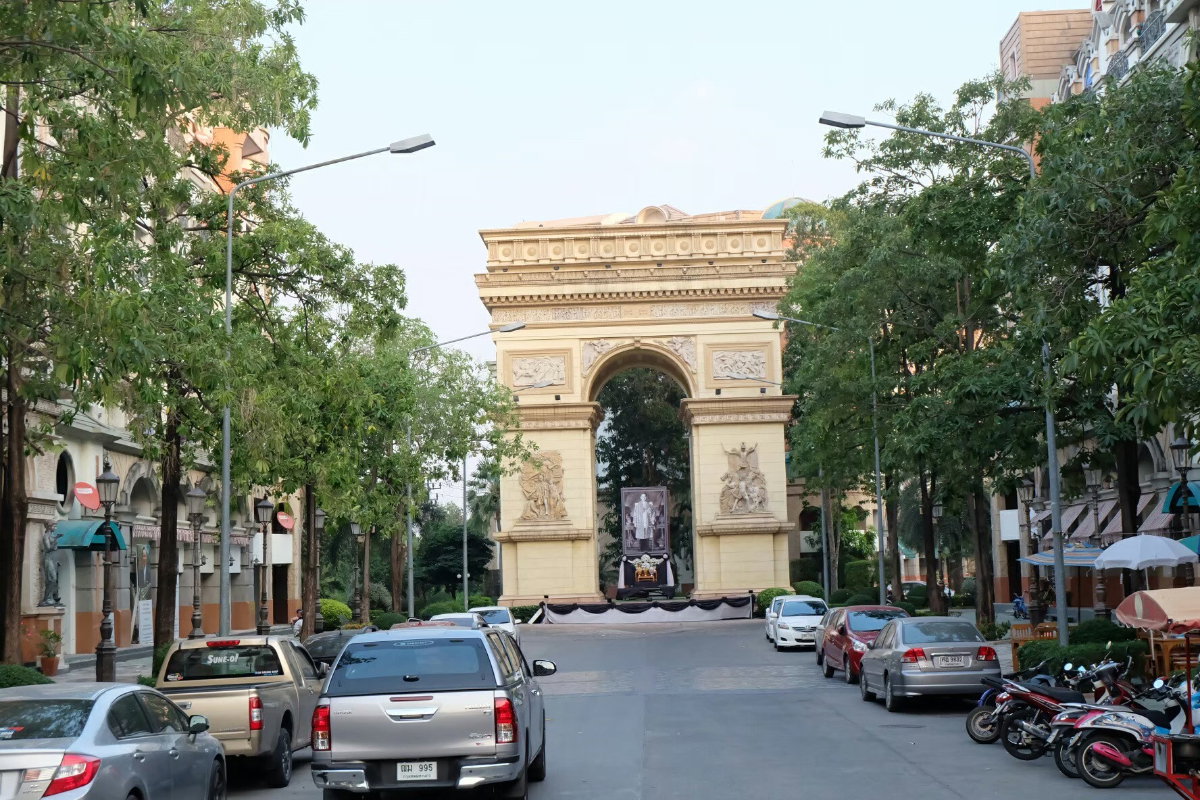 รูป ฌ็องเซลิเซ่ ศรีสมาน คอนโดต่ำกว่าทุน พร้อมอยู่ ผลตอบแทนสูง - รูปที่ 2/4