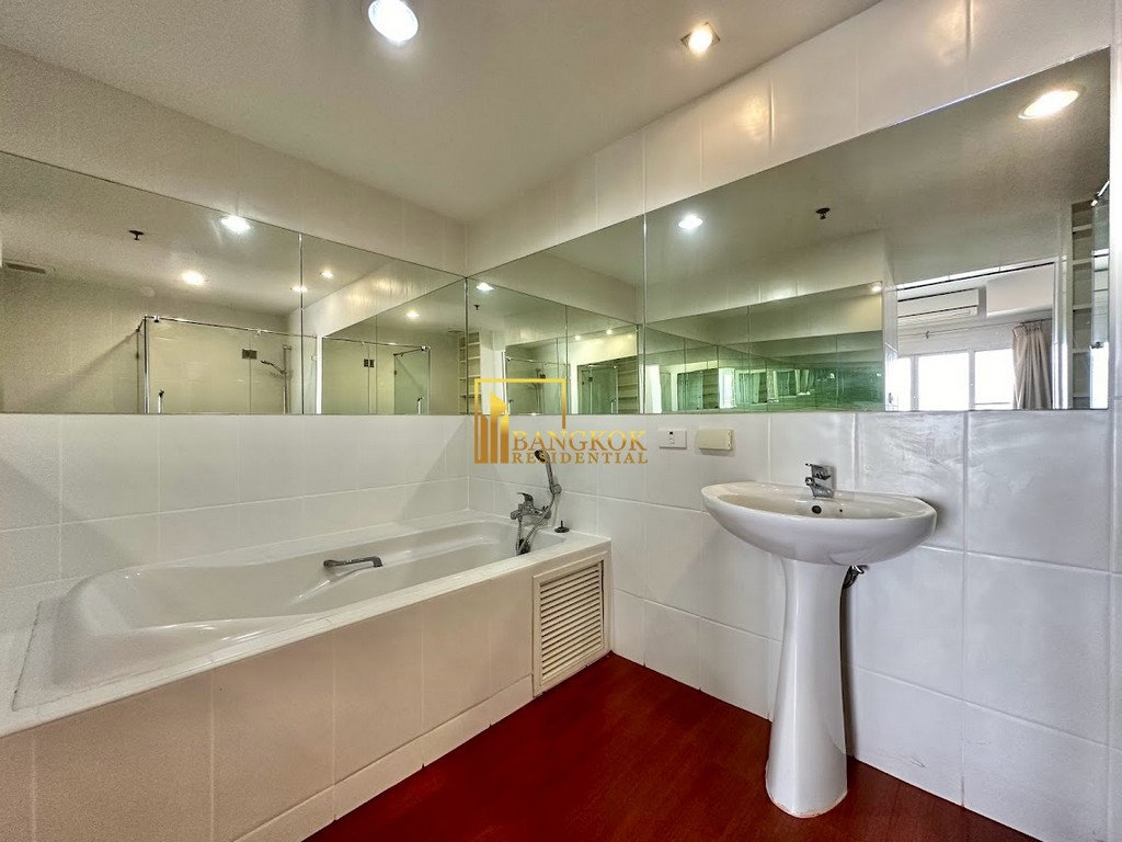 รูป Nondzee Condominium | Spacious 3 Bed Duplex Condo in Sathorn - BR14605CD - รูปที่ 21/46