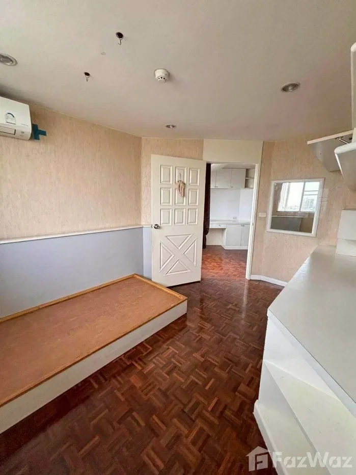 picture Tai Ping Towers 6117075 - 1/13