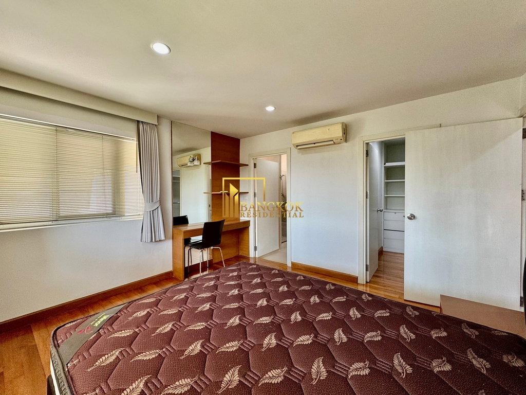 picture Expansive 4 Bedroom House With Pool Access in Ekkamai - BR28090SH - 21/32