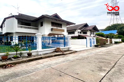 บ้านเดี่ยว โลตัสเอ็กเพลส(สุทธิสาร) : ขายบ้านเดี่ยว 2 ชั้น 95 ตร.ว. หมู่บ้านเกศินีวิลล์  รัชดา-ห้วยขวาง ถนนประชาอุทิศ ใกล้แยกเหม่งจ๋าย