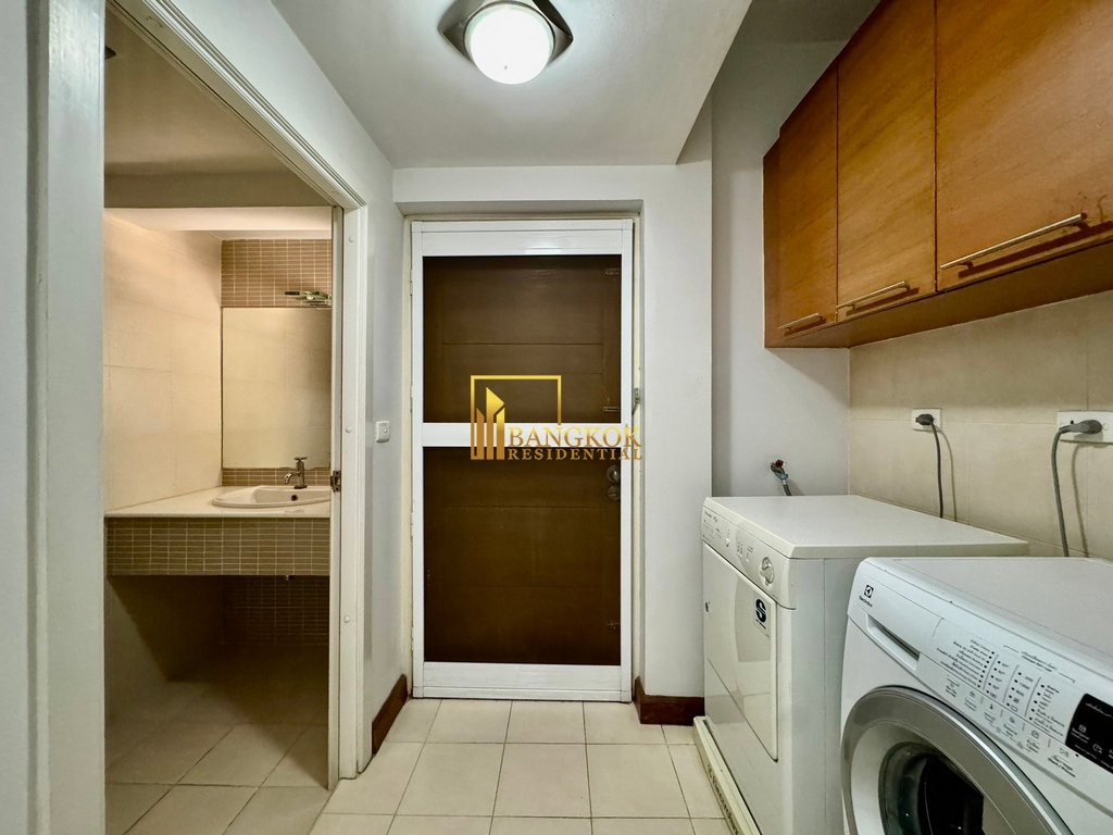 picture Expansive 4 Bedroom House With Pool Access in Ekkamai - BR28090SH - 29/32