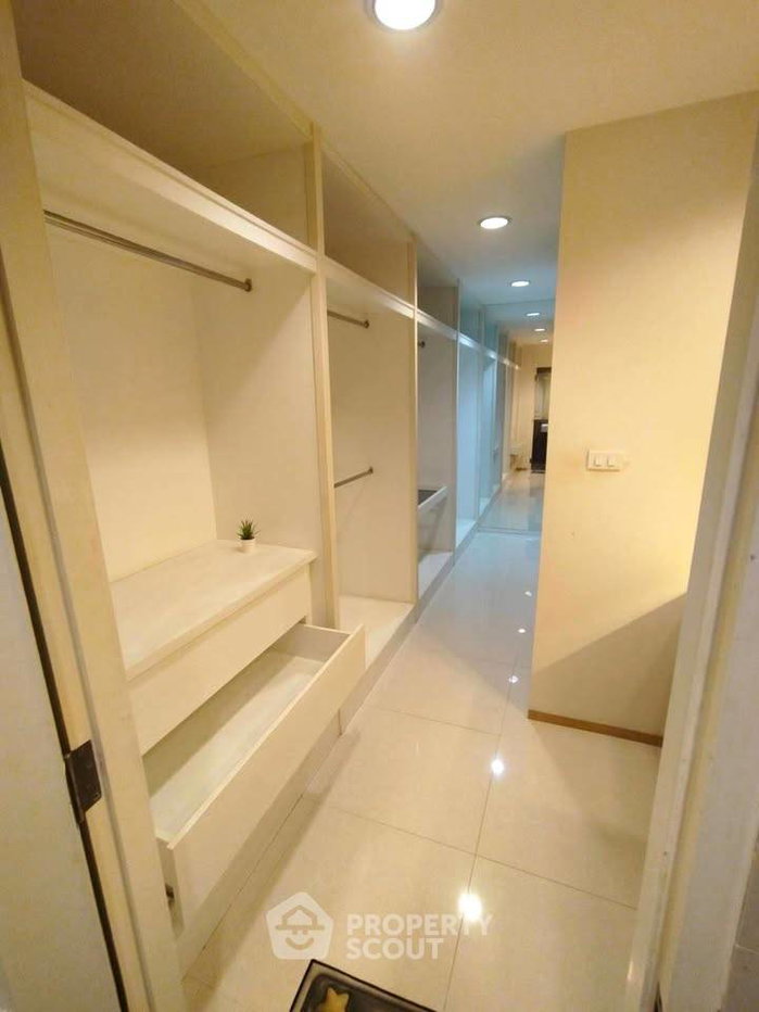 รูป คอนโด 2-ห้องนอน ที่ เดอะวอเตอร์ฟอร์ด ไดมอน ทาวเวอร์ สุขุมวิท ใกล้ BTS พร้อมพงษ์ (ID 2244254) - รูปที่ 12/14