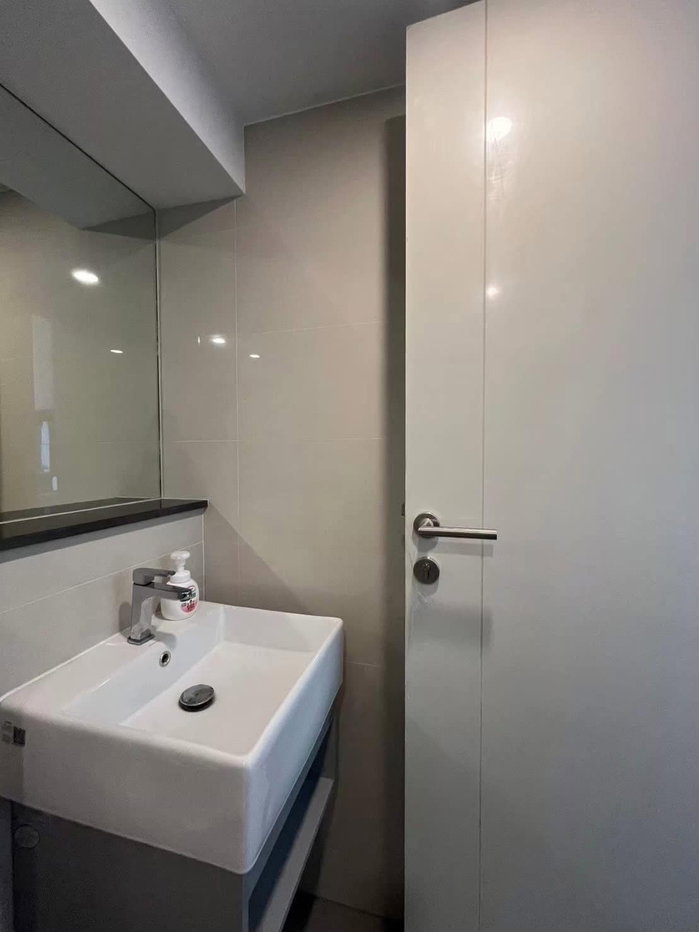 รูป Knightsbridge Prime Sathorn【𝐒𝐄𝐋𝐋 & 𝐑𝐄𝐍𝐓】🔥ดีไซน์ห้องคุมโทนสุภาพ เส้นสายโมเดิร์น เฟอร์นิเจอร์จัดวางลงตัวดูเนี้ยบ🔥 ติดต่อไลน์ไอดี: @hacondo - รูปที่ 7/8