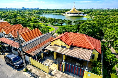 เช่าทาวน์โฮม ม.นานาชาติแสตมฟอร์ด : เฉลิมพระเกียรติ ร.9 44-52 ประเวศ ใหญ่มาก 2คูหา ทาวน์เฮาส์ 3 นอน 2 น้ำ ใกล้ สวนหลวง ร.9 900 ม. 24 ตร.ว.188ตร.ม. หลังหัวมุม