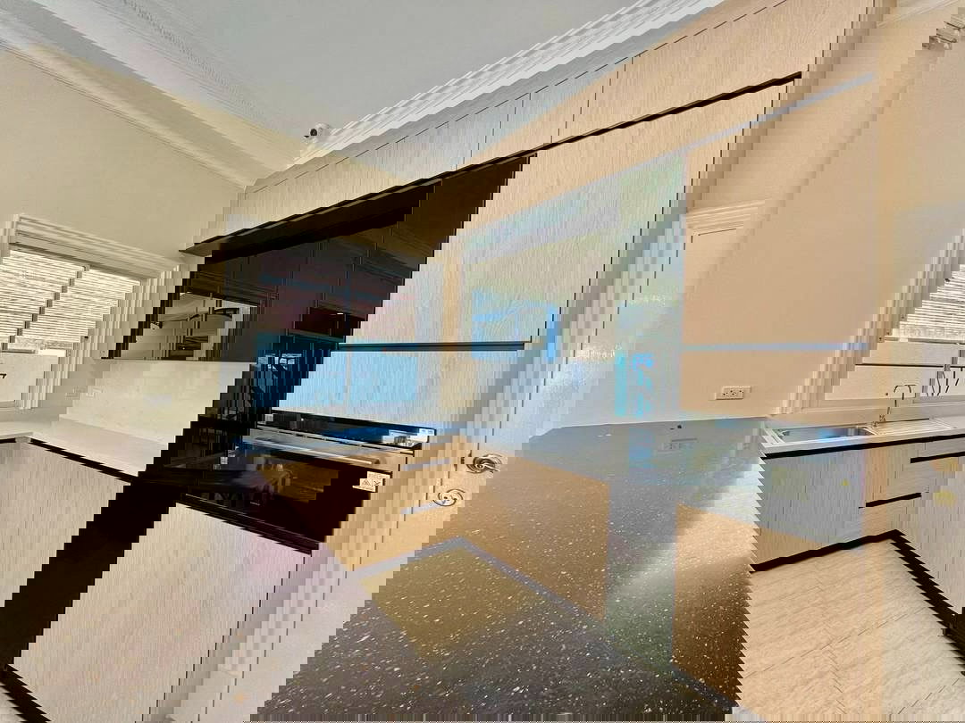 รูป ให้เช่าบ้านเดี่ยว 7 ห้องนอน ใจกลางสุขุมวิท - ซอยปรีดีพนมยงค์ 14 หายากในย่านเอกมัย–ทองหล่อ - รูปที่ 6/15