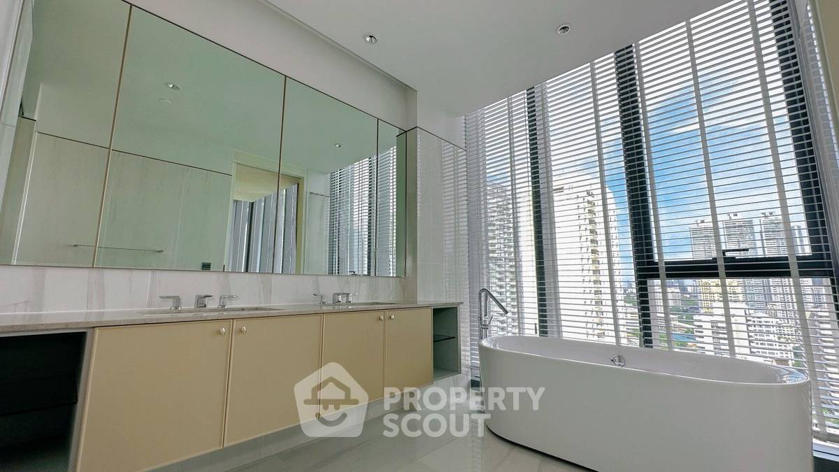 picture 15th-Floor 3-BR 180 Sqm At KRAAM Sukhumvit 26, BTS Phrom Phong (ID 2743498) - 6/10