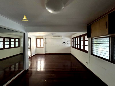 เช่าบ้านเดี่ยว วิทยาลัยเทคนิคการสัตวแพทย์ : ให้เช่า Home Office 3 ชั้น งามวงศ์วาน ใกล้ ม.เกษตร ทำคาเฟ่ได้ / Assetdee4u