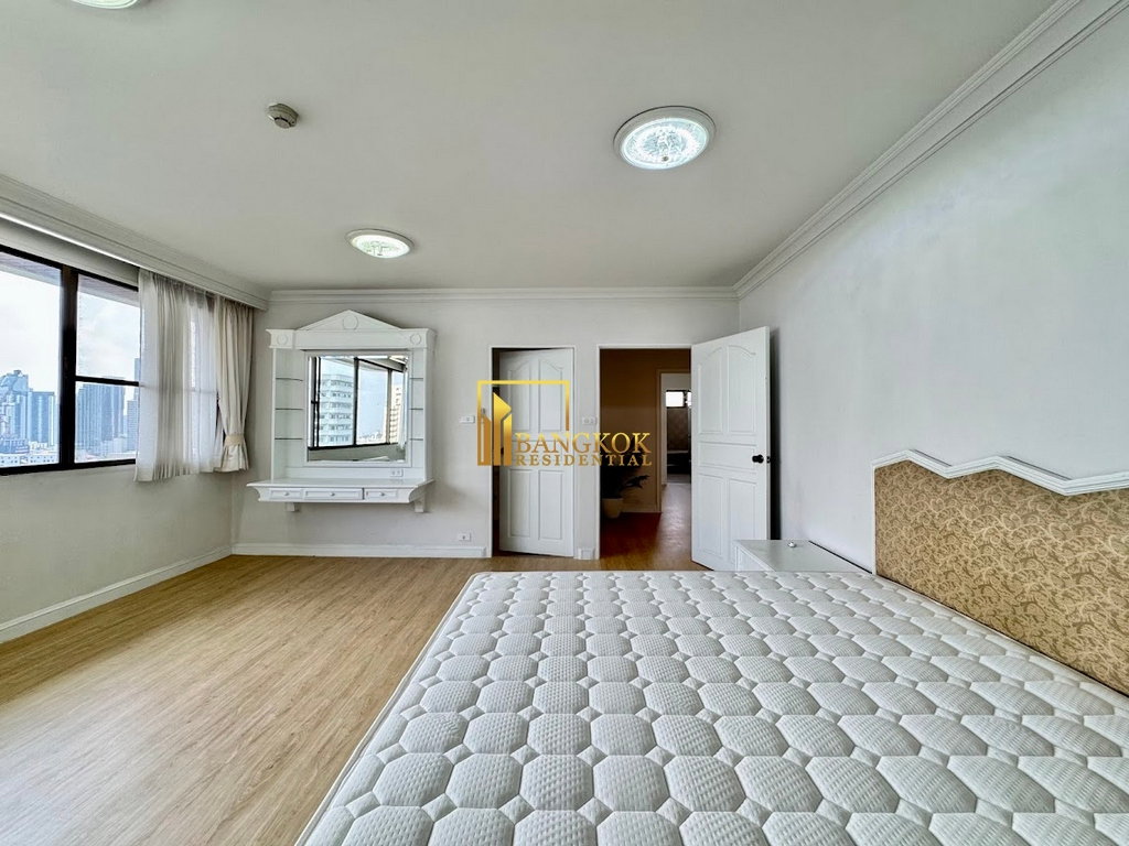 รูป Renovated 3 Bed Apartment in Phrom Phong Area - BR21169CD - รูปที่ 22/41