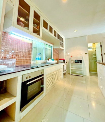 รูป บ้านเดี่ยวสุดหรู BTSเอกมัย พระราม 9BTSทองหล่อ 2.49กม MRTเพชรบุรี 2.16กม. รักสัตว์ บ้านเดี่ยว 2 ชั้น 4 นอน 3 น้ำ ศูนย์วิจัย 50 ตร.ว.. - รูปที่ 5/8