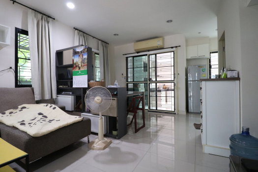 รูป ขาย ทาวน์โฮม ได้เนื้อที่เยอะ Baan Klang Muang Nawamin 42 170 ตรม 28 ตรว หลังมุม - รูปที่ 2/12