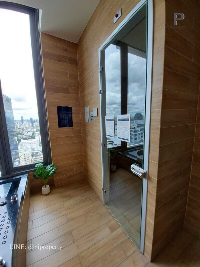 รูป ให้เช่าห้องชุด 1 ห้องนอน ตกแต่งครบครัน ที่ Esse Asoke ชั้นสูง หันหน้าไปทางทิศเหนือ อากาศเย็นสบาย ทำเลดีเยี่ยมในย่านอโศก ใกล้รถไฟฟ้า BTS และ MRT - รูปที่ 27/31