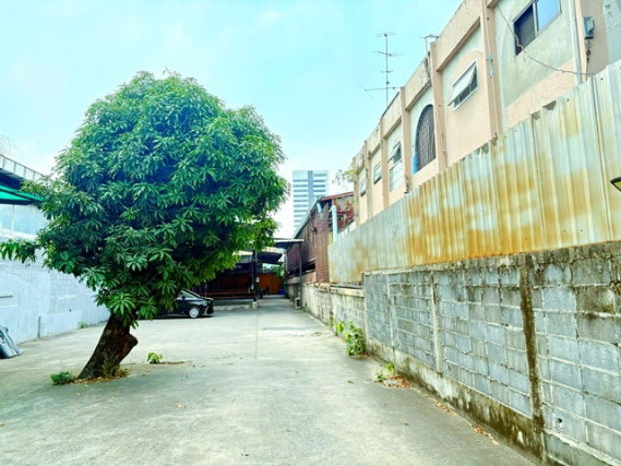 รูป เกือบ 1ไร่ 378 ตร.ว. โกดัง 1500 ตร.ม. รพ.บางปะกอก 9 700 ม. สุขสวัสดิ์8-18 พื้นที่ให้เช่า พร้อมอาคาร 2 ชั้น 16 นอน 16 น้ำ - รูปที่ 8/8