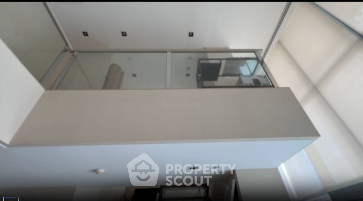 รูป คอนโด 2-ห้องนอน ที่ เดอะ รูม สุขุมวิท 21 ใกล้ MRT สุขุมวิท (ID 2744402) - รูปที่ 8/9