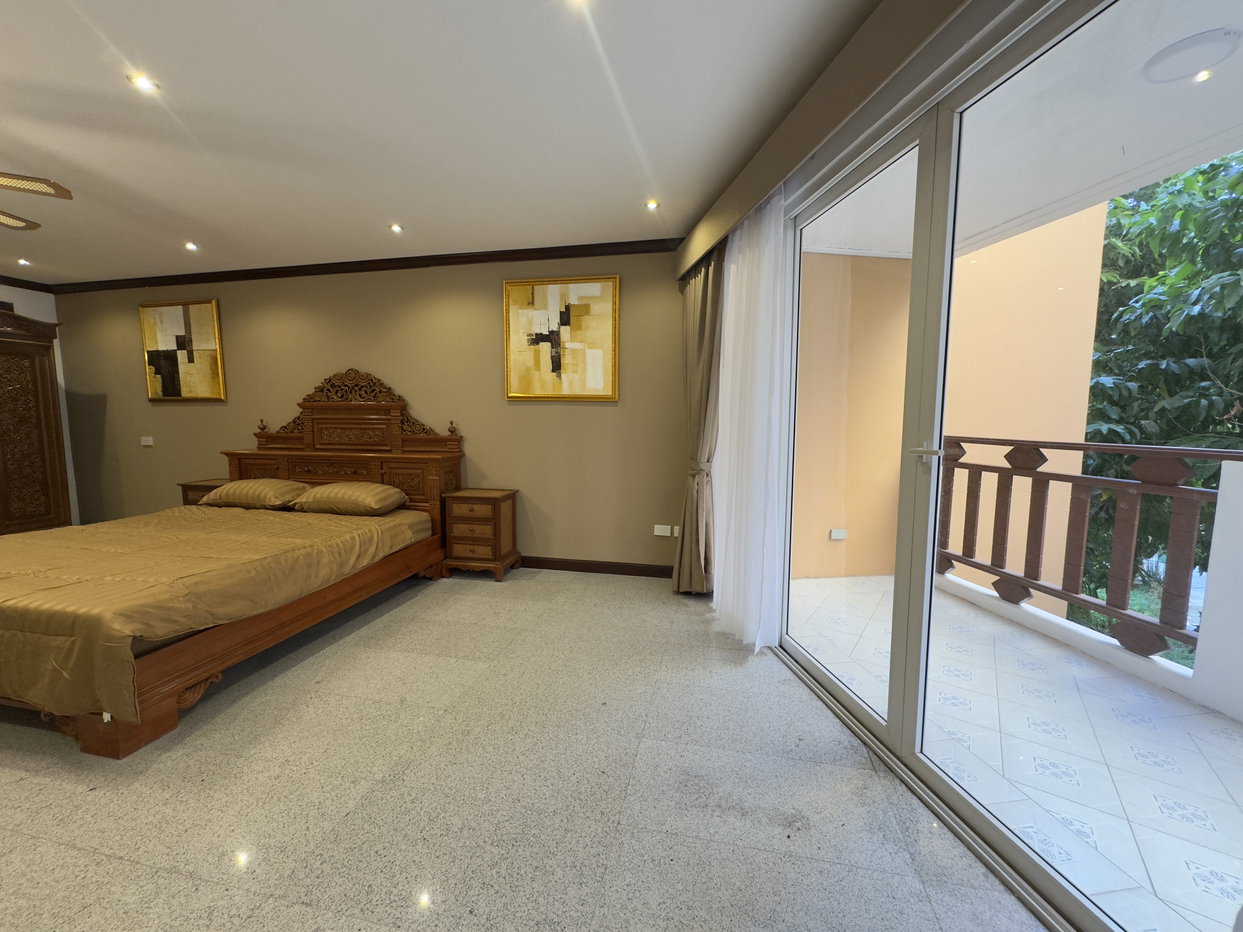 รูป 2 Bed Condo for Rent at Royal Hill Resort in Thappraya Pattaya - รูปที่ 13/23