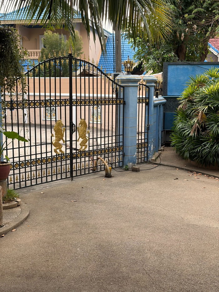 รูป ขายที่ดินพร้อมบ้าน หมู่บ้านธารารมณ์ รามคำแหงซอย9 เนื้อที่ 180 ตารางวา เนื้อที่เยอะแบบนี้มีแค่หลังเดียว!! - รูปที่ 4/4