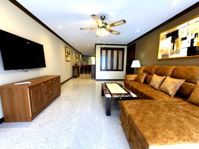 คอนโด ศรีราชา ชลบุรี : 2 Bed Condo for Sale at Royal Hill Resort in Thappraya Pattaya