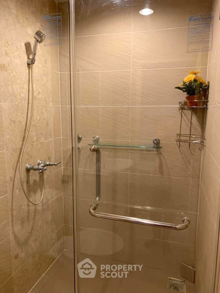 picture 1-BR Condo at The Crest Phahonyothin 11 near BTS Ari (ID 392916) - 11/16