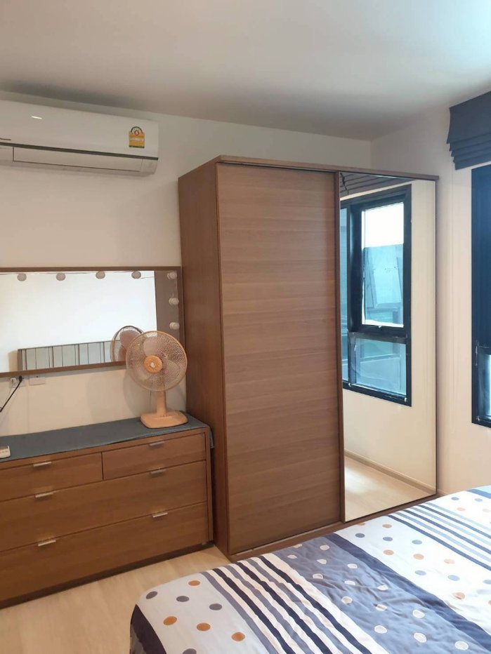 รูป ไลฟ์ อโศก [ Life Asoke ]

✅ว่างพร้อมอยู่
สถานที่ใกล้เคียง: MRT เพชรบุรี, Airport Link มักกะสัน
Room Type: 29 ตร.ม. 
1 ห้องนอน / 1 ห้องน้ำ
1 ที่จอดรถ - รูปที่ 3/8