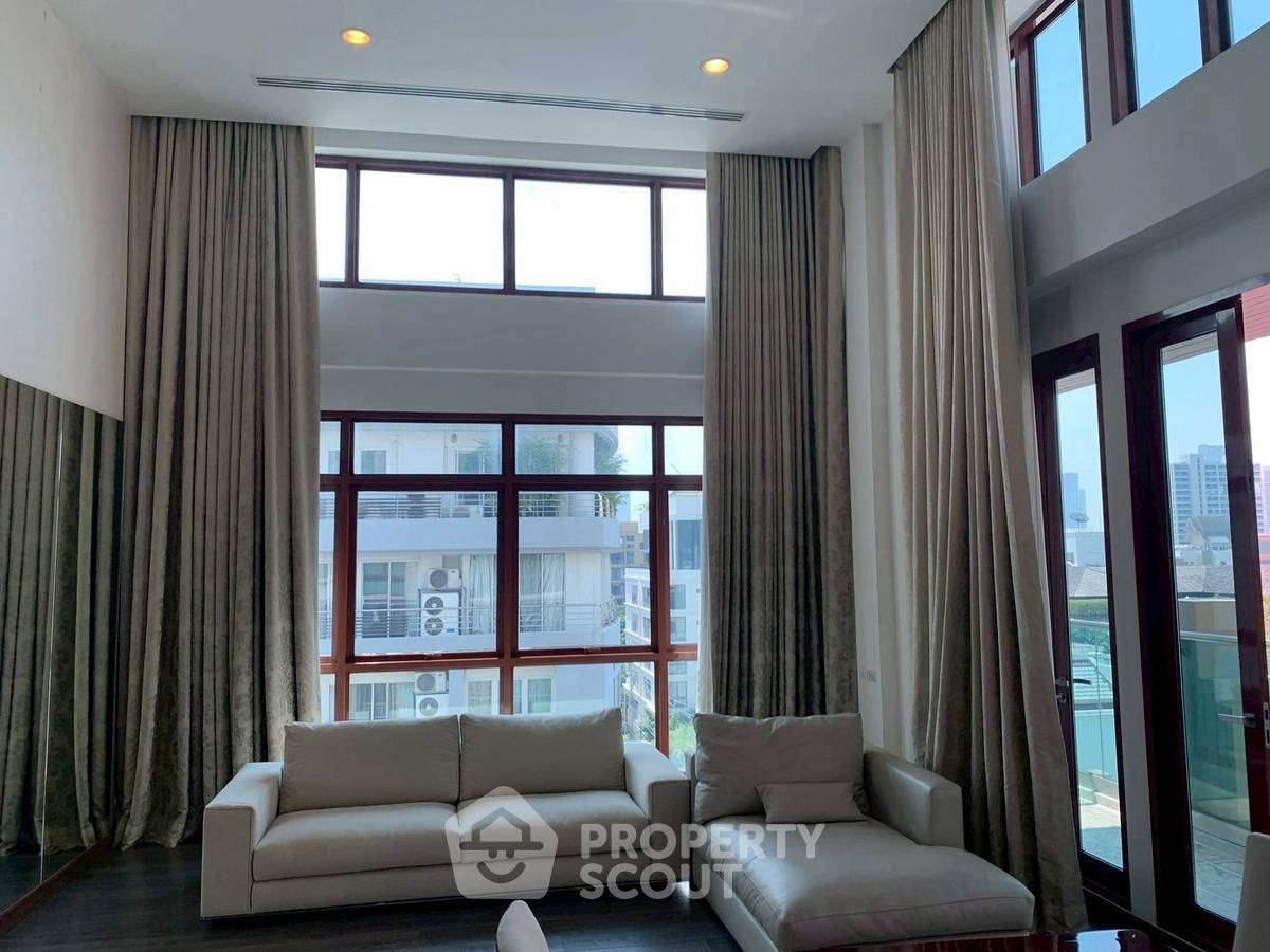 รูป คอนโด 3-ห้องนอน ที่ เดอะ เครสท์ ร่วมฤดี ใกล้ BTS เพลินจิต (ID 2359679) - รูปที่ 2/20