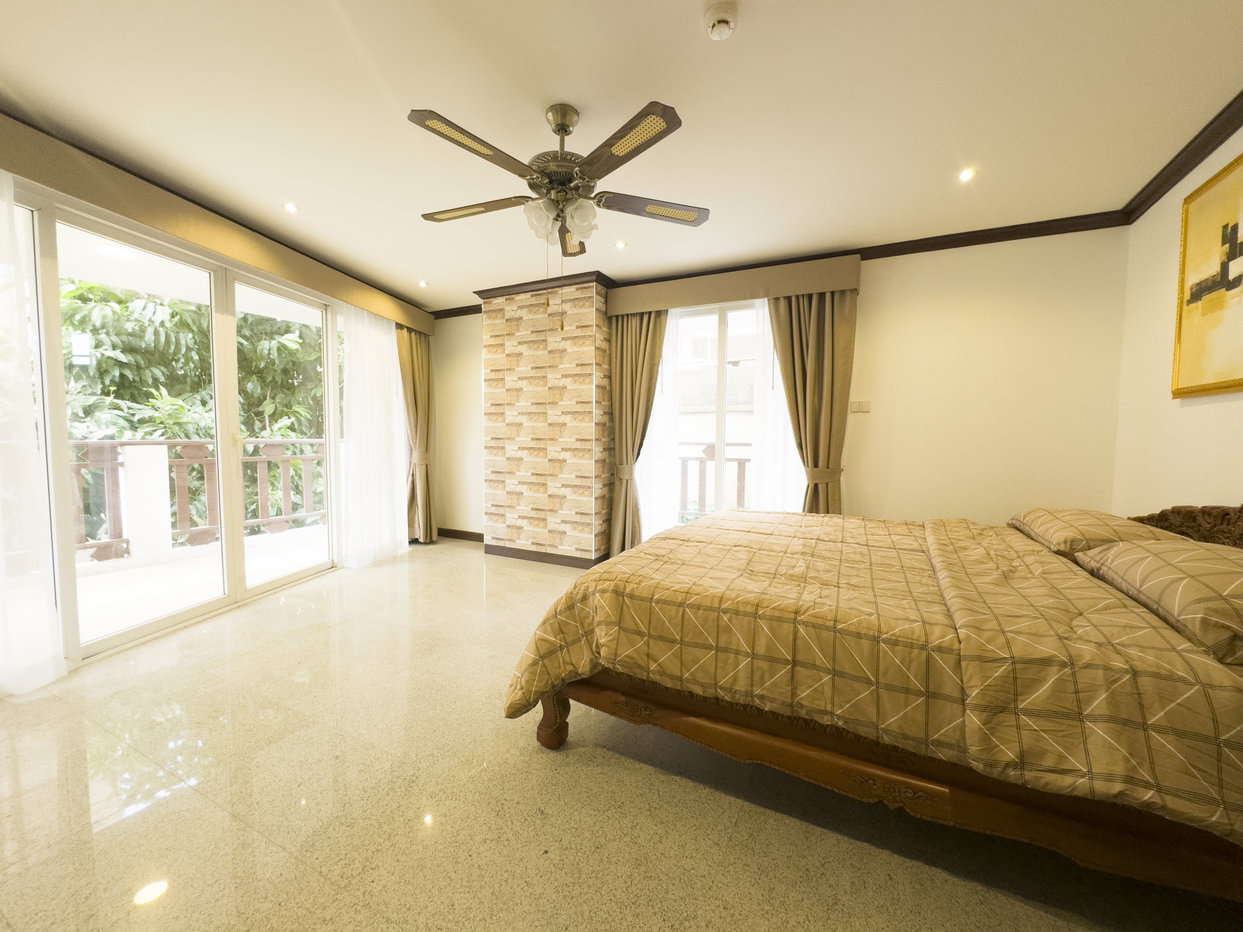 รูป 2 Bed Condo for Sale at Royal Hill Resort in Thappraya Pattaya - รูปที่ 18/23