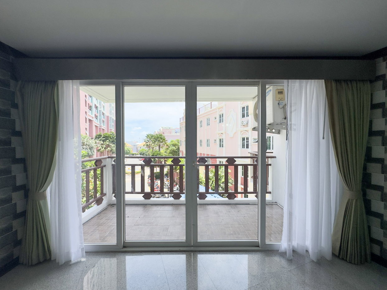 รูป 2 Bed Condo for Sale at Royal Hill Resort in Thappraya Pattaya - รูปที่ 16/20