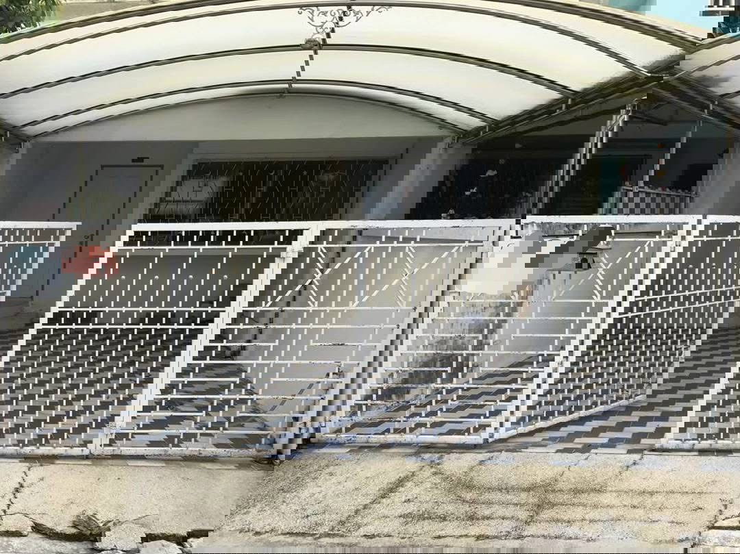 รูป 🏡✨ ให้เช่าและปล่อยขาย ทาวน์โฮม 3 ชั้น บ้านกลางเมือง ซ.พระรามเก้า 43 3 ห้องนอน 3 ห้องน้ำ ใกล้ The Nine เพียง 500 ม. - รูปที่ 2/16