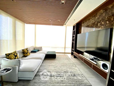 Condos for rent : High-Floor 2-BR 120 Sqm Condo At Four Seasons Private Residences BTS Saphan Taksin (ID 2113489)