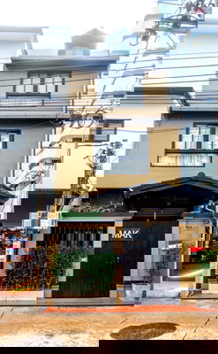 Townhouses for rent Srinakharinwirot University Prasanmit Campus : 4-Storey House for rent: Daily, Monthly Rental Fully Furnished Pet Friendly 