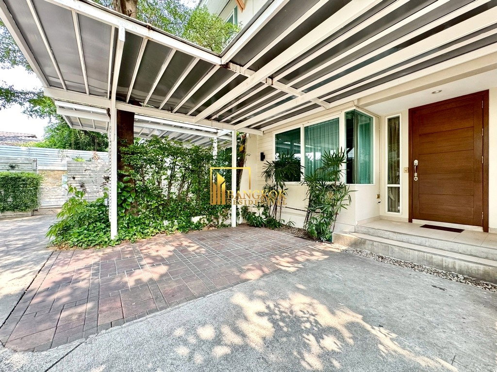 picture Expansive 4 Bedroom House With Pool Access in Ekkamai - BR28090SH - 32/32