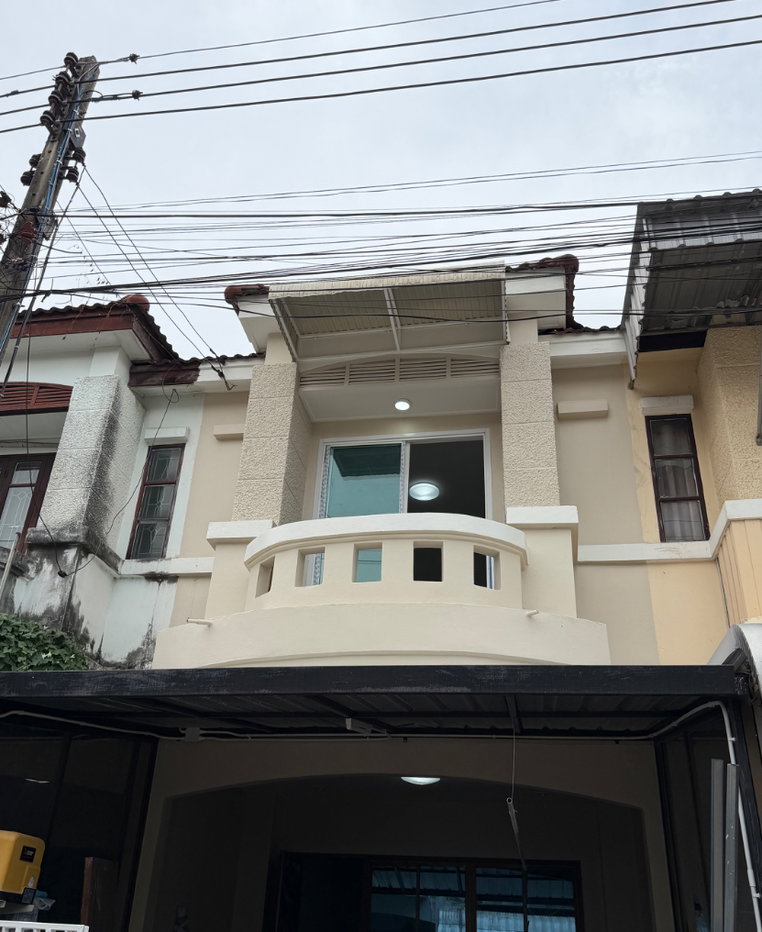 รูป ขาย ทาวเฮ้าท์  2 ชั้น รีโนเวทใหม่ทั้งหลัง  ขนาดพื้นที่ 18 ตรว.  หมู่บ้าน ปาริชาต ถนน 345 บางคูวัด จ.ปทุมธานี  ราคา 1.69 ล้าน บาท โทร.081-9106368 - รูปที่ 4/14