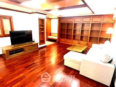 Condos for rent Soi Sukhumvit 71 : 2-BR Condo at Beverly Hill Mansion Sukhumvit 63 near BTS Ekkamai (ID 2745080)