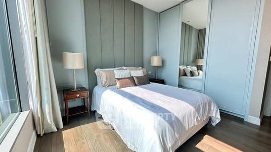 2-BR Condo at Oriental Residence near BTS Phloen Chit (ID 2736002)