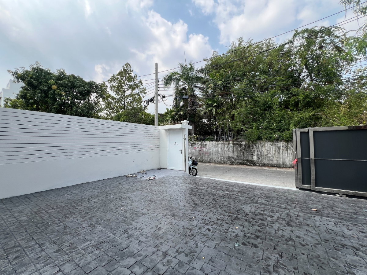 รูป ขาย บ้านเดี่ยว สุขุมวิท71 หลังมุม ปรีดีพนมย์42 ตกแต่งใหม่ - รูปที่ 13/14