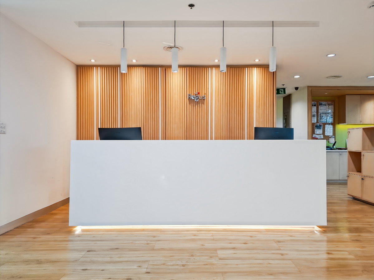 picture Fully serviced private office space for you and your team in Regus Interchange 21 - 2/5