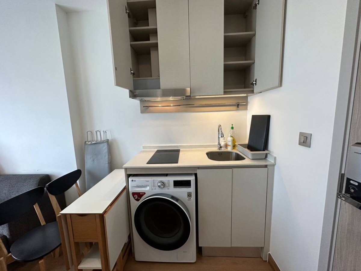 รูป Knightsbridge Prime Sathorn【𝐒𝐄𝐋𝐋 & 𝐑𝐄𝐍𝐓】🔥ห้องโทนหรูเรียบ เท่แบบโมเดิร์น ดูแพงทุกมุม🔥 ติดต่อไลน์ไอดี: @hacondo - รูปที่ 7/10