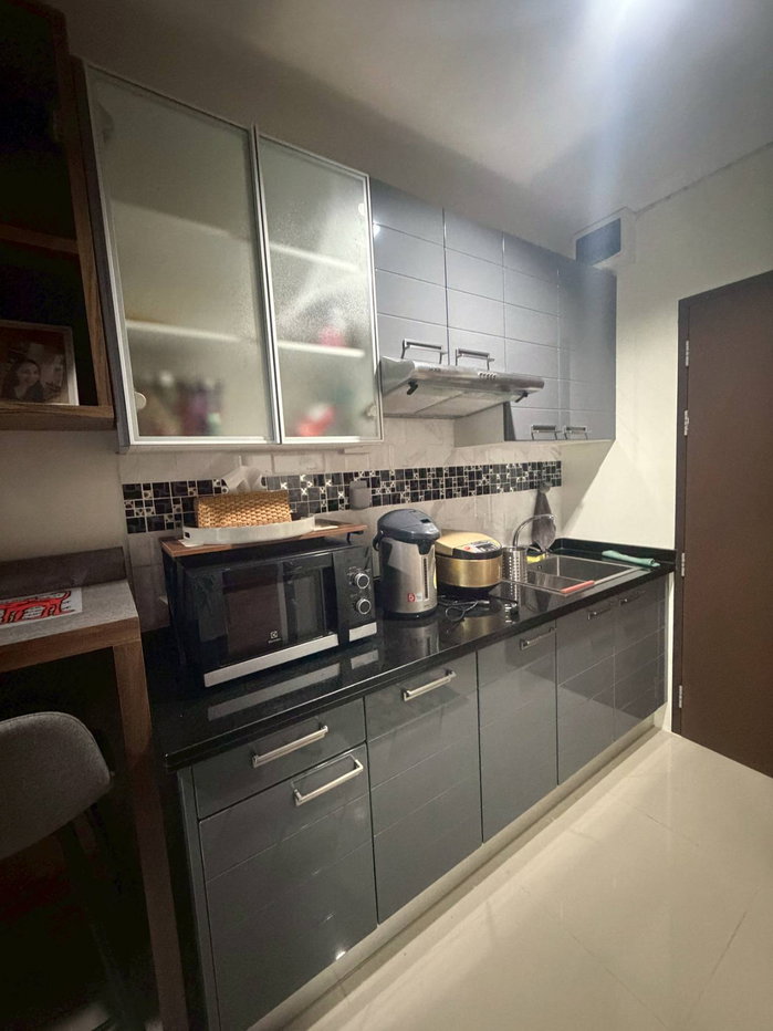 รูป ขายห้องสภาพดี แต่งพร้อม เฟอร์ครบ ราคาถูก ทำเลทอง ใกล้ ARL & MRT สายสีเหลือง สถานีหัวหมาก - รูปที่ 3/12