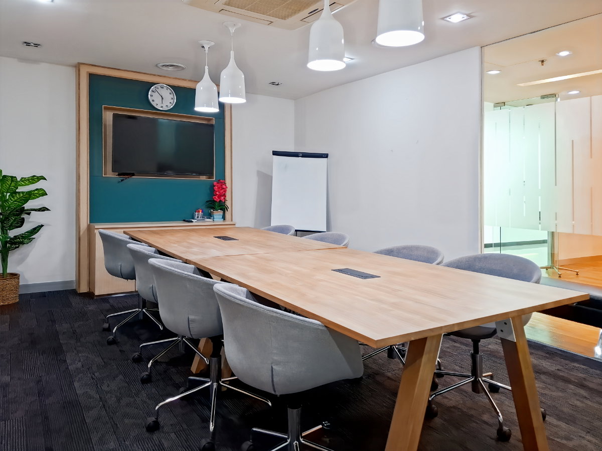 picture Fully serviced private office space for you and your team in Regus Interchange 21 - 4/5