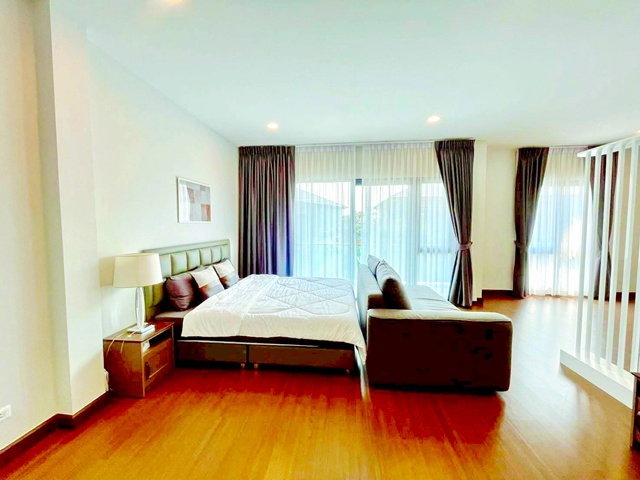 รูป ซิตี้ บางนา บ้านเดี่ยวหรูให้เช่า 4 นอน 5 น้ำ บางนา-ตราด เมกะบางนา 500 ม. MRTลาซาล 70 ตร.ว. 315 ตร.ม. ใกล้รร.นานาชาติคอนคอร์เดียน 800 ม. - รูปที่ 4/8