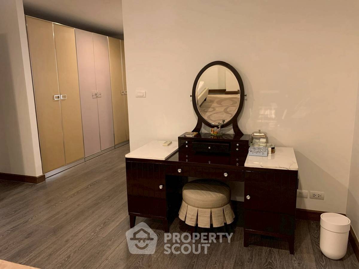 รูป คอนโด 3-ห้องนอน ที่ เดอะ เครสท์ ร่วมฤดี ใกล้ BTS เพลินจิต (ID 2359679) - รูปที่ 15/20