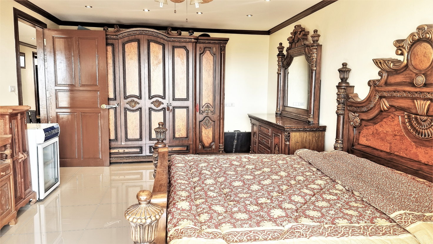 รูป 3 Bed Condo for Rent at Royal Hill Resort in Thappraya Pattaya - รูปที่ 10/20