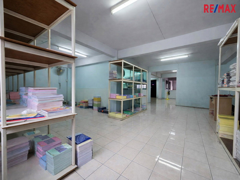 รูป ขายอาคารพาณิชย์ 3.5 ชั้น 3 คูหา พระราม 2 ซอยสะแกงาม 35/3 พื้นที่ใหญ่ เหมาะทำธุรกิจ - รูปที่ 12/34