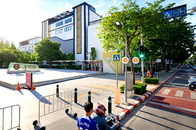 เช่าอาคารพาณิชย์ สถาบันการบินพลเรือน : พร้อมที่จอดรถ ร้าน Salon สตูดิโอ BTSสะพานควาย 200ม ห้องน้ำ 44ตร.ม.ชั้น 4 อารีย์-สะพานควาย รร.สุรศักดิ์มนตรี 2.5 กม.