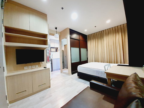 🔔New🔔 ให้เช่าห้องสวยสภาพใหม่มาก วิวสระว่ายน้ำ ที่ Ideo Mobi Sukhumvit 81