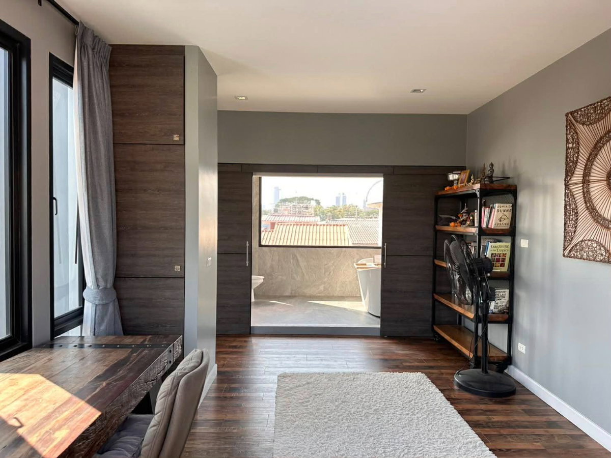 รูป WS6898  บ้านเดี่ยว 3 ชั้น ลาดพร้าว 80 🏡 ใกล้โรงเรียนนานาชาติ เพียง 95,000/เดือน เหมาะอยู่อาศัยหรือโฮมออฟฟิศ! - รูปที่ 6/11