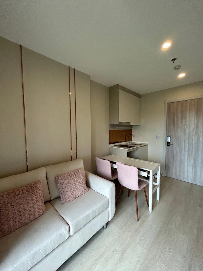 รูป Knightsbridge Prime Sathorn【𝐒𝐄𝐋𝐋 & 𝐑𝐄𝐍𝐓】🔥ห้องสไตล์เรียบหรู โทนเทาโมเดิร์น เฟอร์นิเจอร์ดีไซน์เข้าชุด🔥 ติดต่อไลน์ไอดี: @hacondo - รูปที่ 4/7