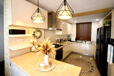 Condos for sale : 3-BR Condo at Watermark Chaophraya near BTS Krung Thon Buri (ID 2727870)