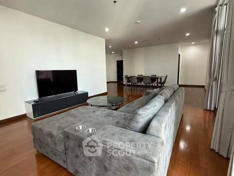 คอนโด 3-ห้องนอน ที่ แกรนด์ หลังสวน คอนโดมิเนียม ใกล้ BTS ราชดำริ (ID 2738725)