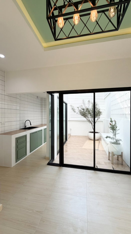 รูป R100 🏡 ขายด่วน ทาวน์เฮ้าส์ 3 ชั้น โซนสุทธิสาร–รัชดา ใกล้ MRT สุทธิสาร  เดินทางเข้าเมืองง่ายมาก เพียง 5.69 ล้านบาทเท่านั้น - รูปที่ 14/14