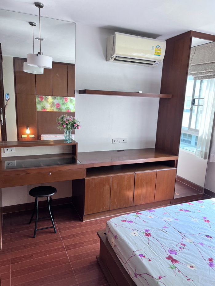 รูป ขายคอนโดห้องมุม Lumpini Ville ศูนย์วัฒนธรรม เฟอร์ครบ Built-in ทั้งห้อง หิ้วกระเป๋าเข้าอยู่ได้เลย ทำเลดี ใกล้ MRT ห้วยขวาง - รูปที่ 8/17